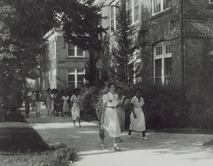 Underwood & Underwood - A Class Leaving at Tuskegee Institute, Tuskegee, Alabama