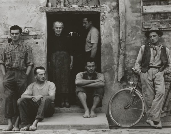 Paul Strand, Family, Luzzara (The Lusettis), Philadelphia Museum of Art, The Paul Strand Collection, purchased with funds contributed by Mr. and Mrs. Robert A. Hauslohner, 1972. © Paul Strand Archive/Aperture Foundation