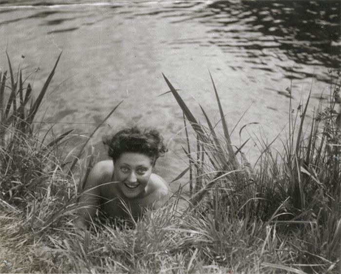 Jacques-Henri Lartigue - Huguette Sabouret au Château des Essarts, Veyvialle, France Jacques-Henri Lartigue - Huguette Sabouret au Château des Essarts, Veyvialle, France
