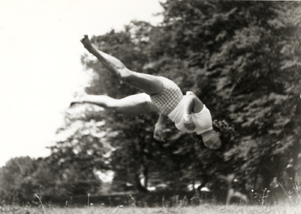 Jacques-Henri Lartigue - Huguette Sabouret au Château des Essarts, Veyvialle, France Jacques-Henri Lartigue - Huguette Sabouret au Château des Essarts, Veyvialle, France