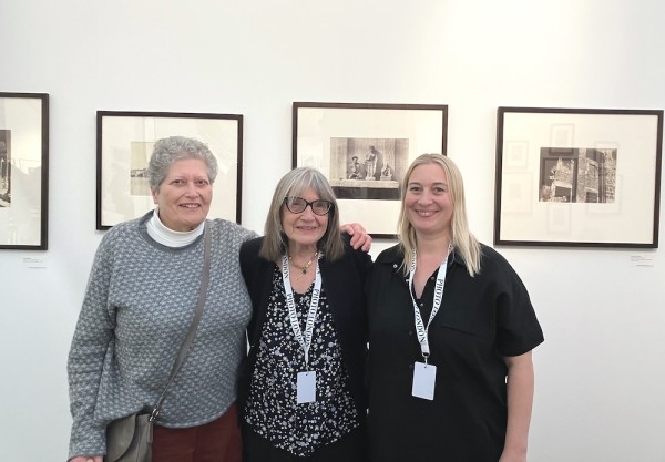 Daniella Dangoor, Paula Hershkowitz, Kate Hershkowitz. (Photo Credit Michael Diemar) Daniella Dangoor, Paula Hershkowitz, Kate Hershkowitz. (Photo Credit Michael Diemar)